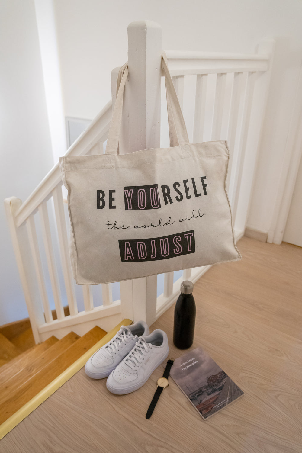Tote bag grand format Be yourself, the world will adjust