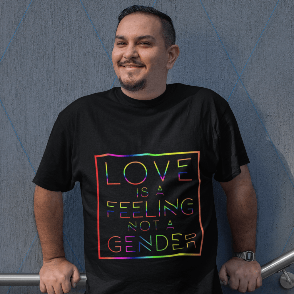T-shirt - Love is a feeling not a gender - Clothes4People
